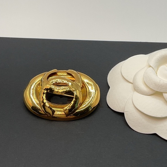 Chanel Gold Tone CC Logo Brooch - Picture 9 of 9